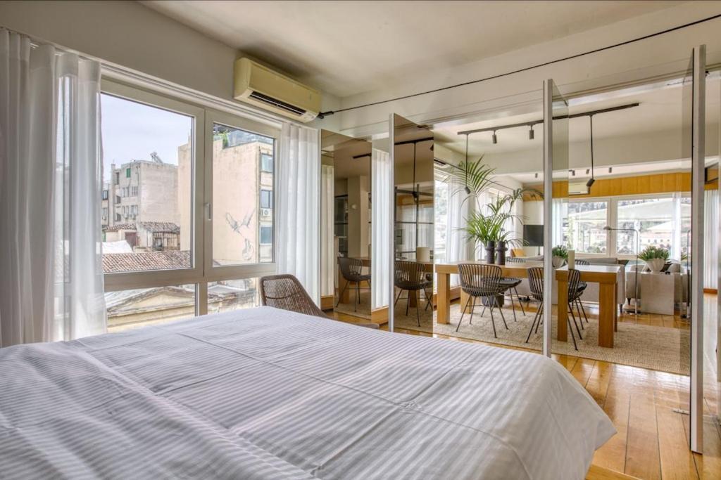 アテネSunny Luxury Loft,Stunning Acropolis View, Jacuzziアパートメント エクステリア 写真